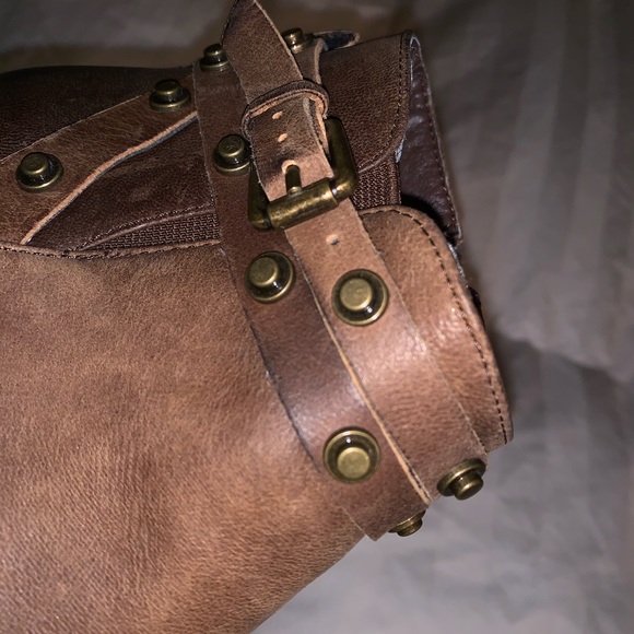 New Halogen Distressed Brown Booties - Picture 3 of 8